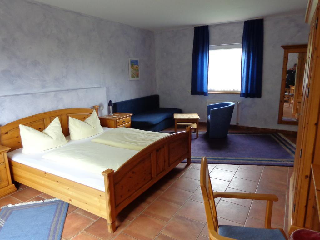 Hotel Leo'S Ruh Waldbockelheim Room photo